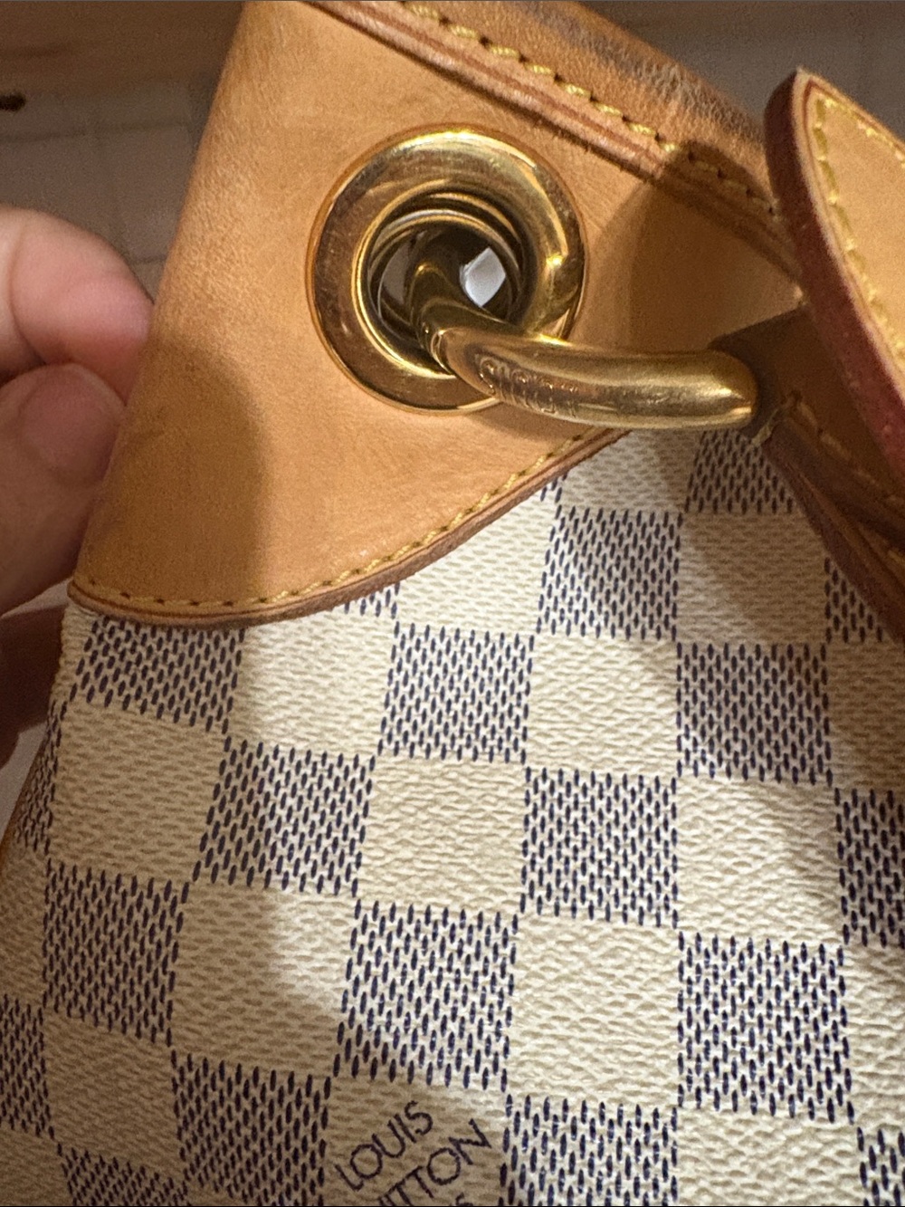Louis Vuitton Galleria GM - Picture 7 of 16
